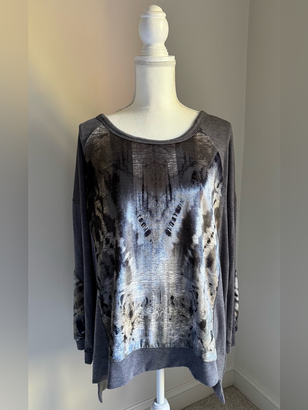LIVE AND LET LIVE Grey & Black Velvet Long Sleeve Pullover Top Sz XL